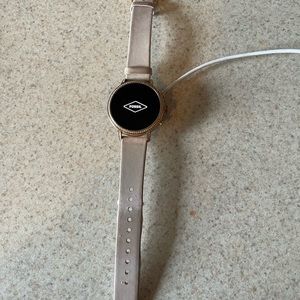 Fossil Q Venture HR